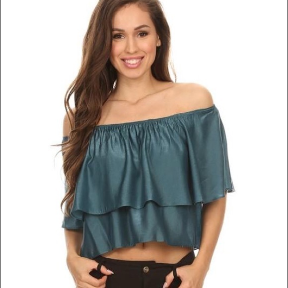 Relaxed Style Ruffled Top - Picture 8 of 16